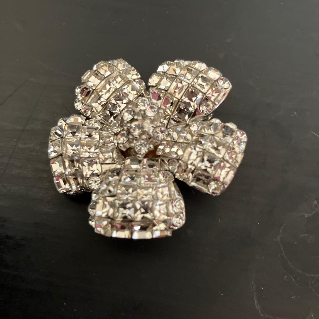 フォクシー　ブローチ