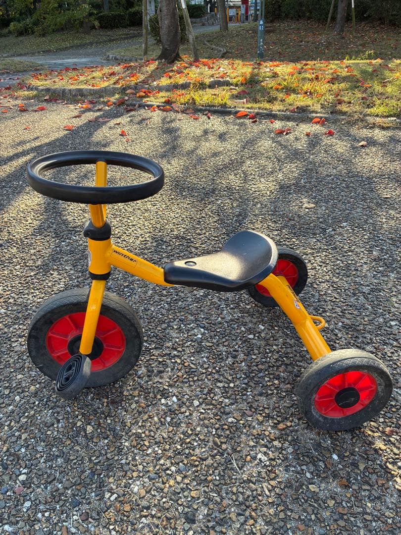 BorneLund 三輪車 黄色 赤ホイール