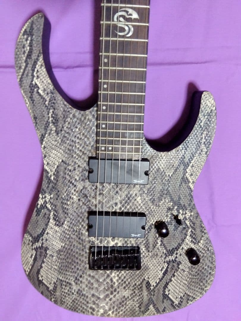 SPEAR(スペア) 7弦ギター スネークスキン