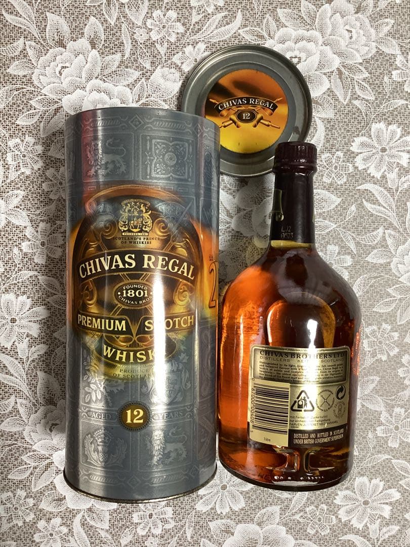 CHIVAS REGAL 12年 スコッチウイスキー 限定版缶