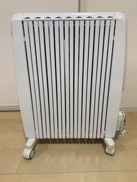 美品 デロンギ DeLonghi オイルヒーター TDD0915W カバー付