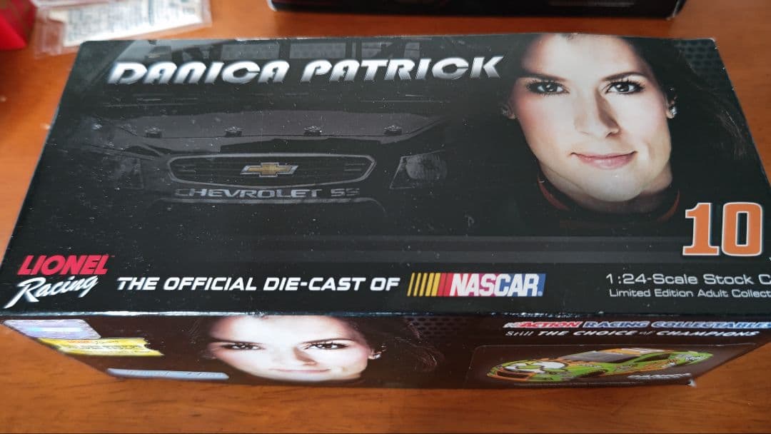 ダニカ・パトリック #10 GoDaddy ミニカー