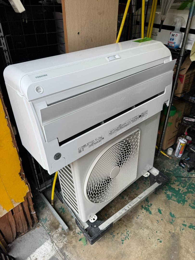 TOSHIBA 東芝 RAS-F221R(W) 2.2KW 6畳 2019年