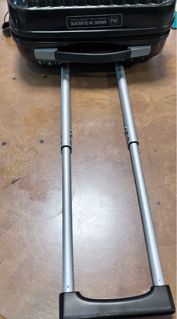 サムソナイト:クロノライト、約38L、超軽量、約1.96kg、機内持込可、