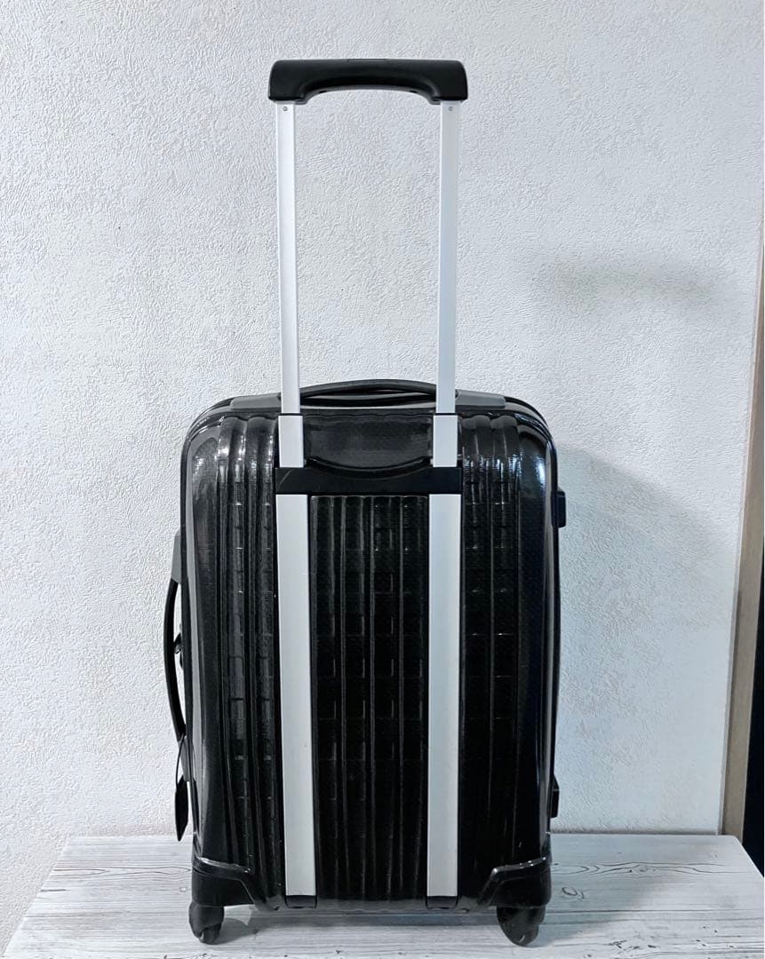 サムソナイト:クロノライト、約38L、超軽量、約1.96kg、機内持込可、