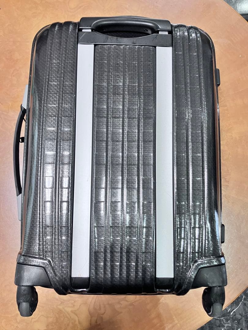 サムソナイト:クロノライト、約38L、超軽量、約1.96kg、機内持込可、