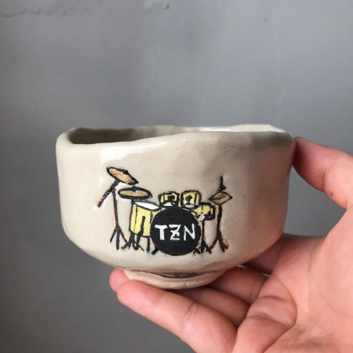 妻の作った 抹茶茶碗 ドラムセット ドラムスティック 陶芸 手びねり