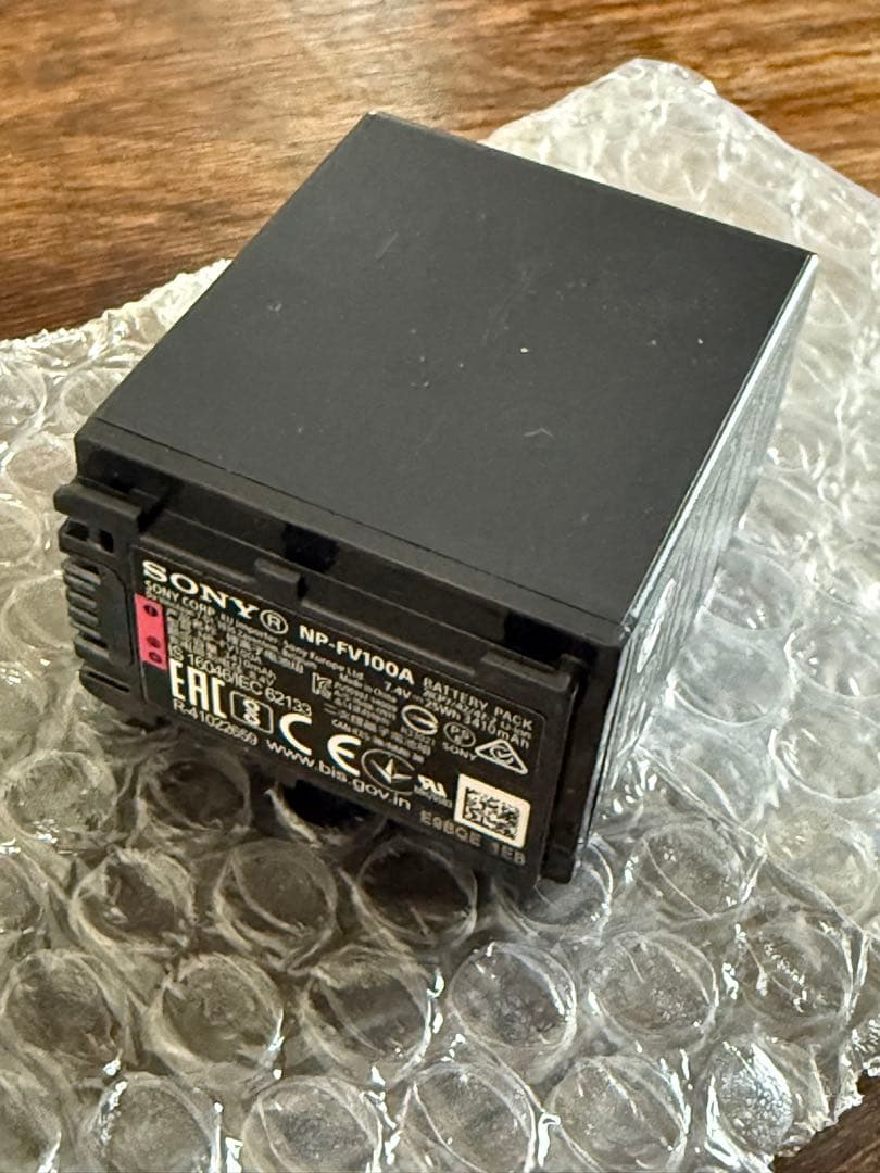 SONY FDR-AX700 4K ハンディカム　256GBメモリカード２枚付き