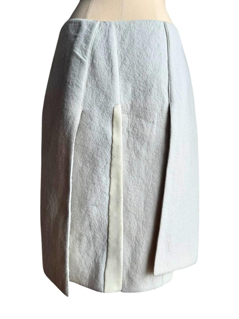 PRADA プラダ Y2K ラバー スリット入り ひざ丈 スカート オフホワイト