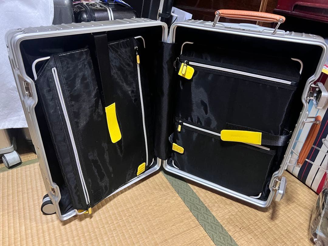 イノベーター　INV1811 ステアリングシルバー