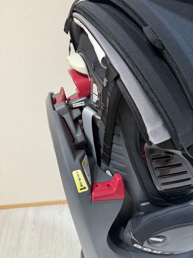 美品 Aprica フラディアラクート チャイルドシート　シェード付