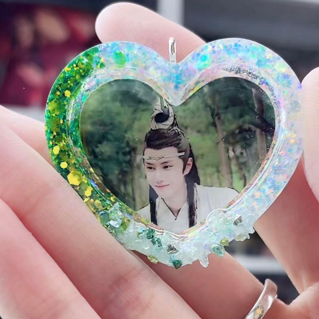 王一博 ゴージャスなキラキラ 星&ハート　レジンキーホルダー14点セット❣️確認用