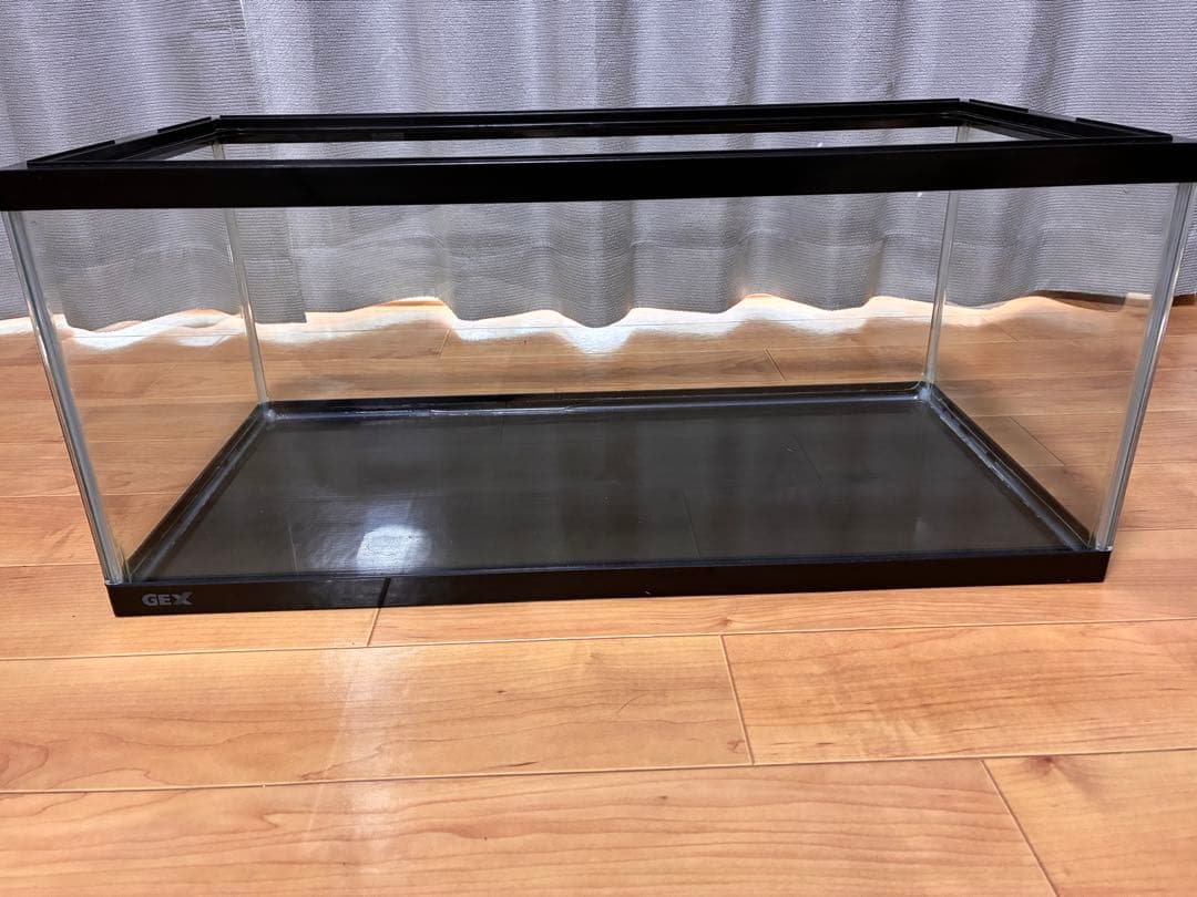 だぃすけ　水槽セット ライト ヒーター ポンプ マット ガラス蓋　流木付き