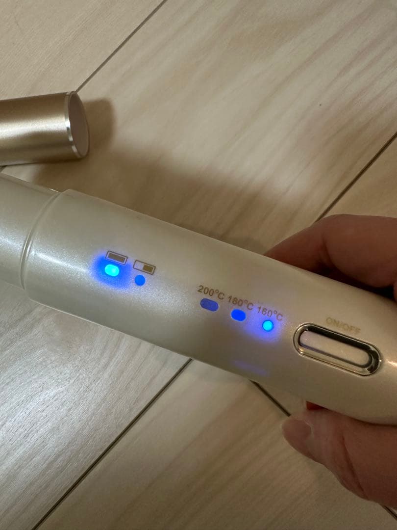 【美品・値下可】絹女 KINUJO リップアイロン コードレス　ヘアアイロン