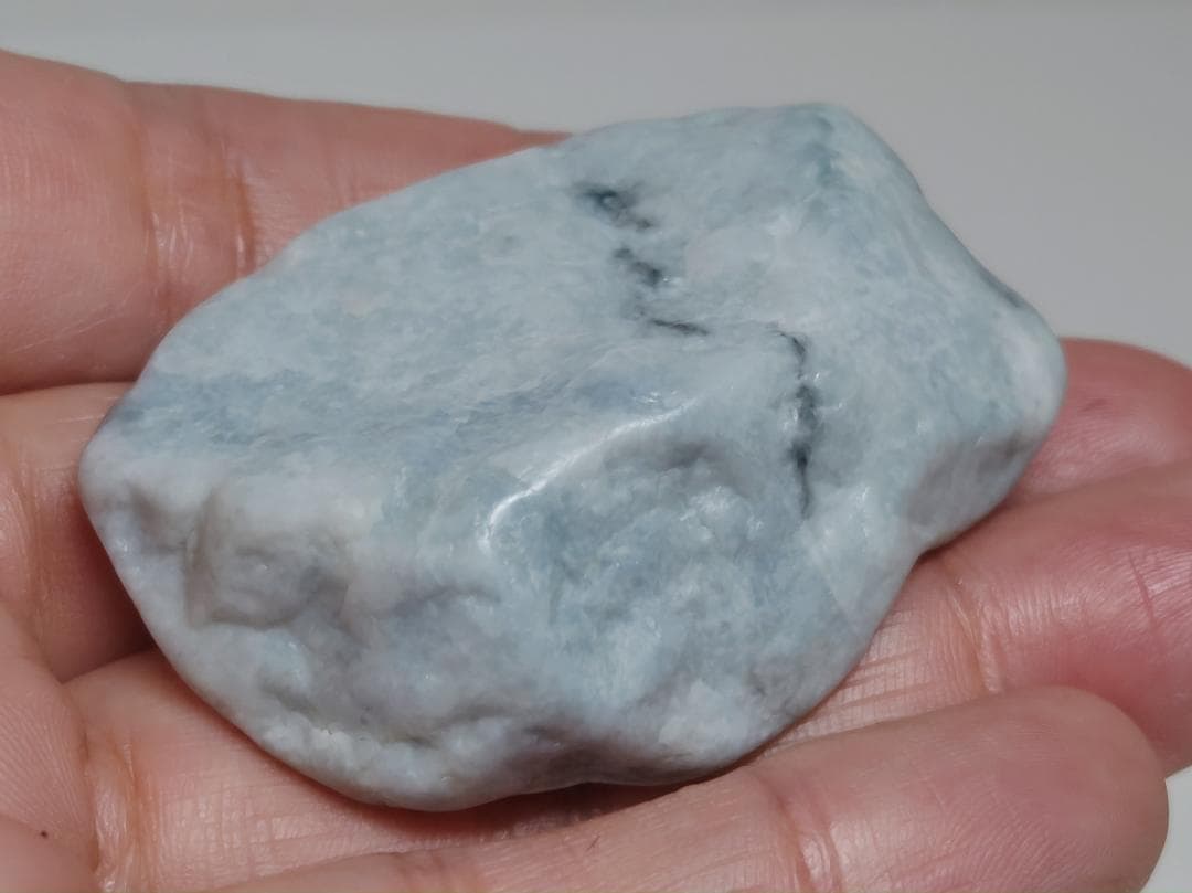 糸魚川52 翡翠 59g ヒスイ 原石 鑑賞石 自然石 誕生石 鉱物 鉱石 水石