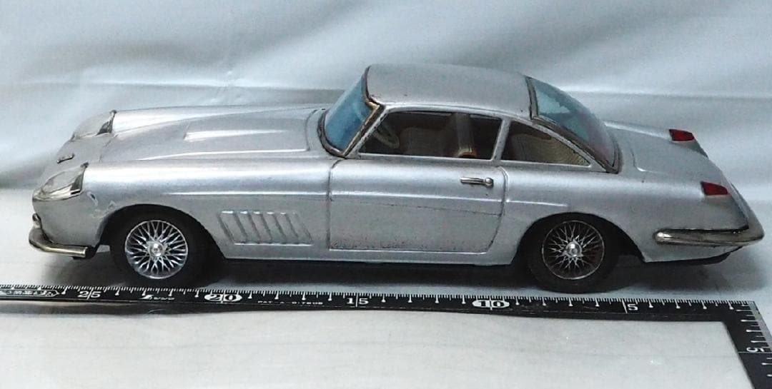 萬代屋 フェラーリ スーパーアメリカ銀色リペイントtinブリキtoy car箱無