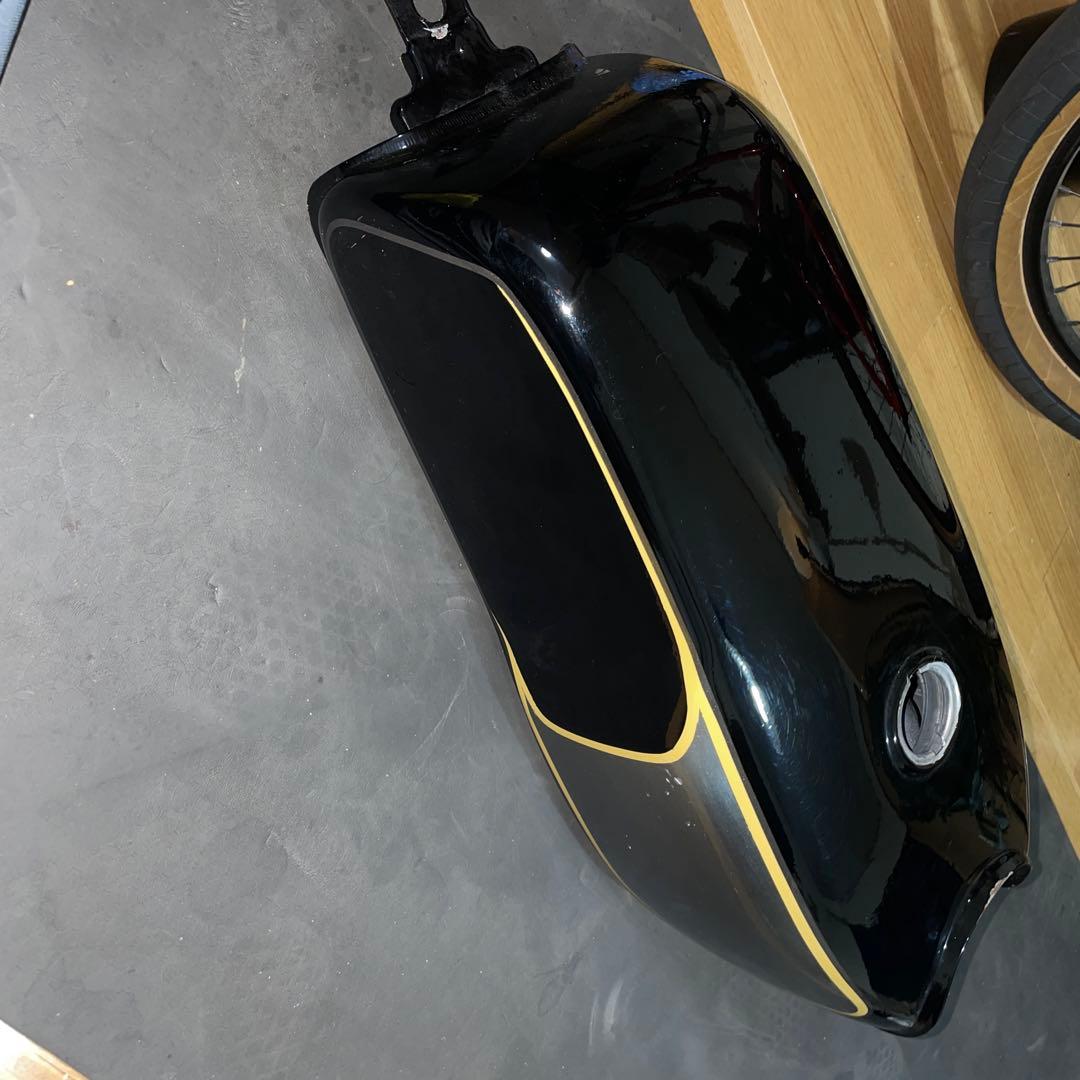 sr400 タンク　キャップなし