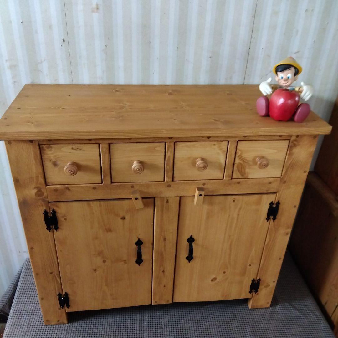 ナチュラルウッドの木製キャビネット(RoRo)