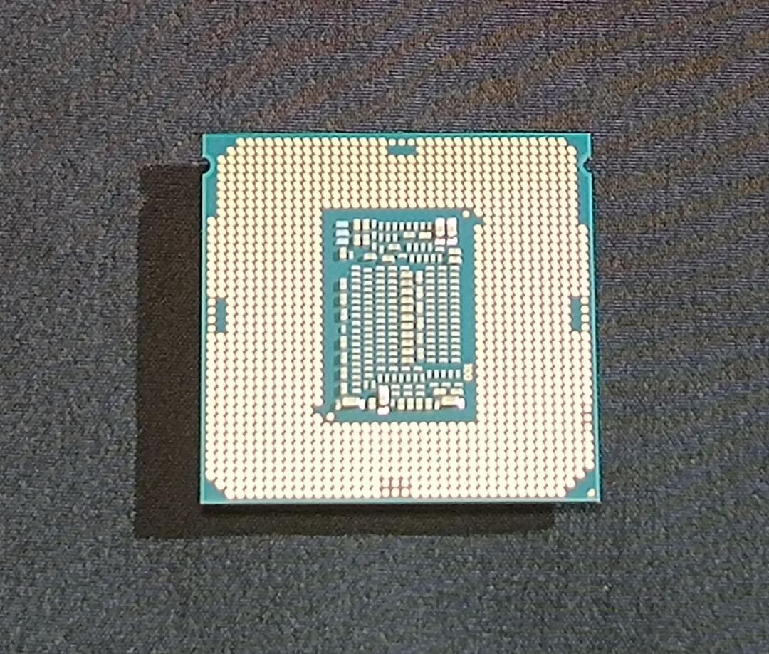 Intel Core i7-8700 CPU 3.20GHz 中古品
