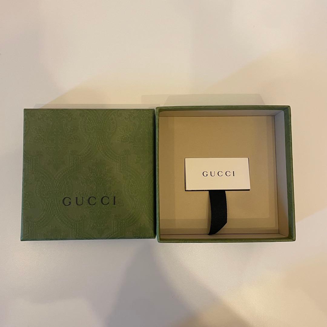 GUCCI シルバーバングル GGロゴ