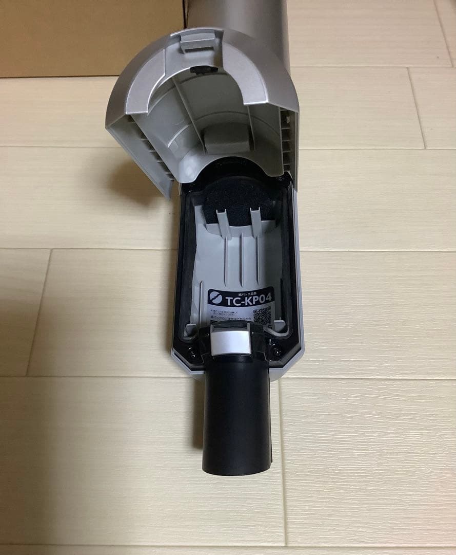 ツインバード コードレススティッククリーナー シルバー TC-E261S