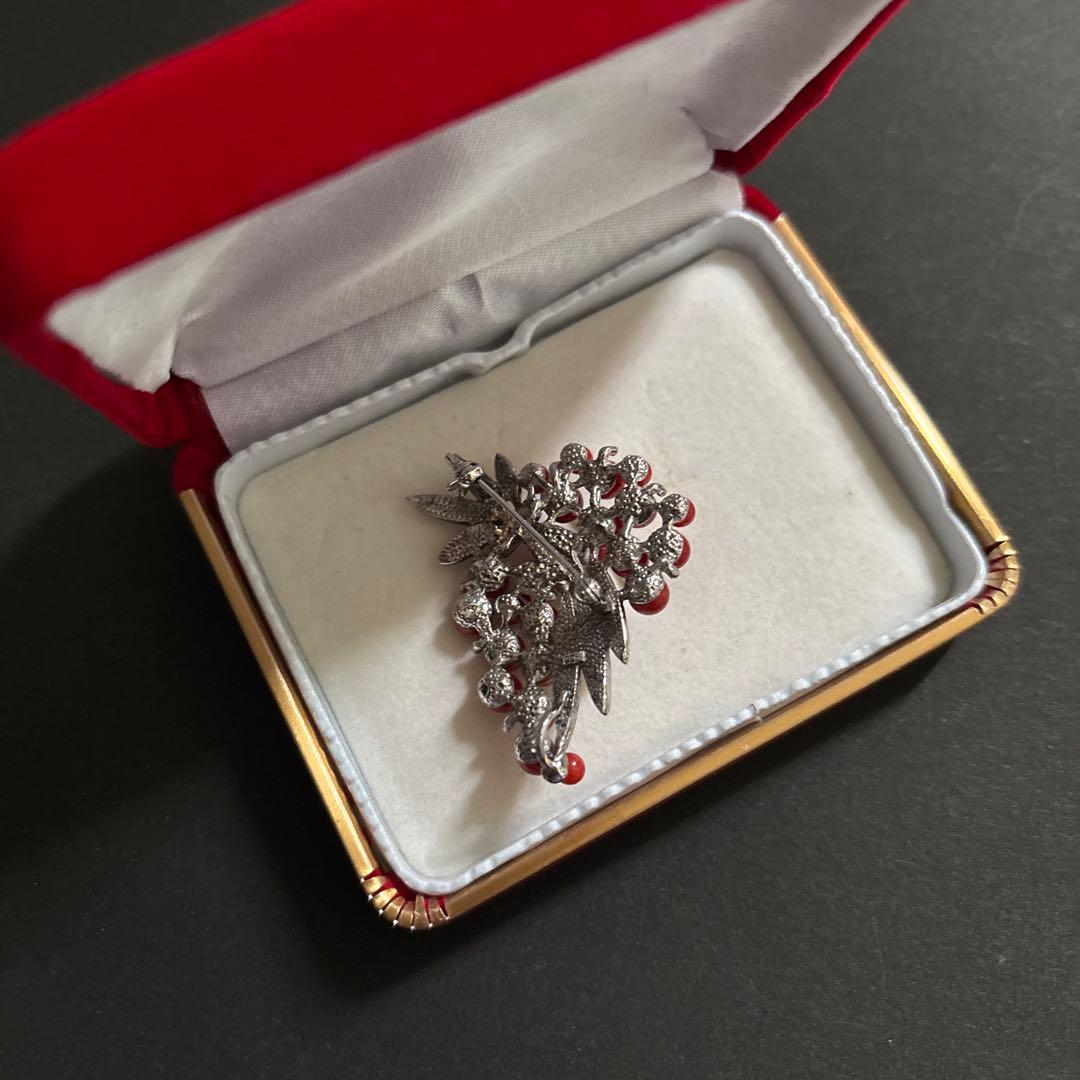 赤珊瑚　ヴィンテージブローチ