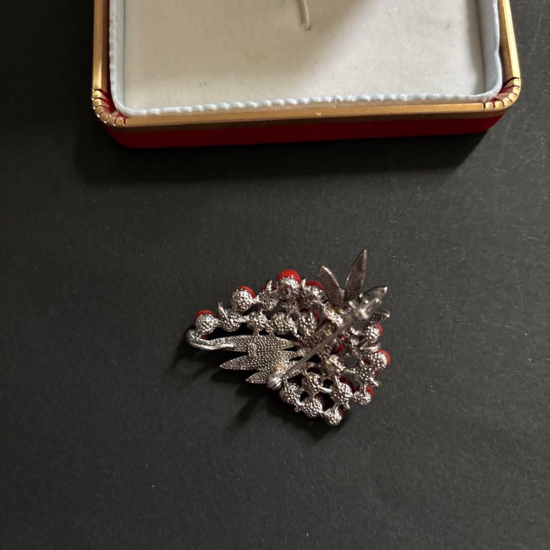 赤珊瑚　ヴィンテージブローチ