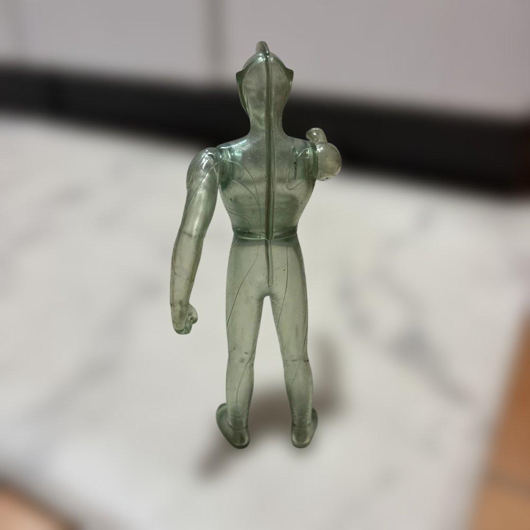 ウルトラマン 透明グリーン フィギュア