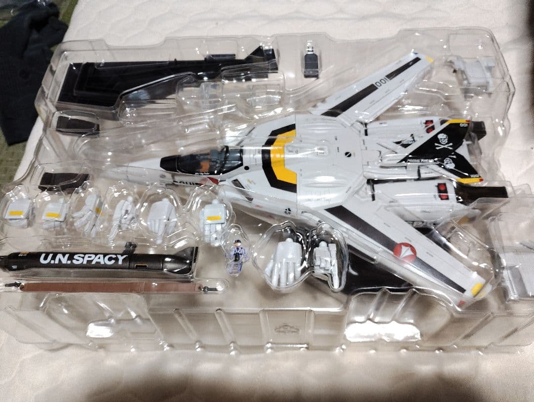 マクロス初回限定版VF-1S バルキリーロイ.フォッカースペシャル