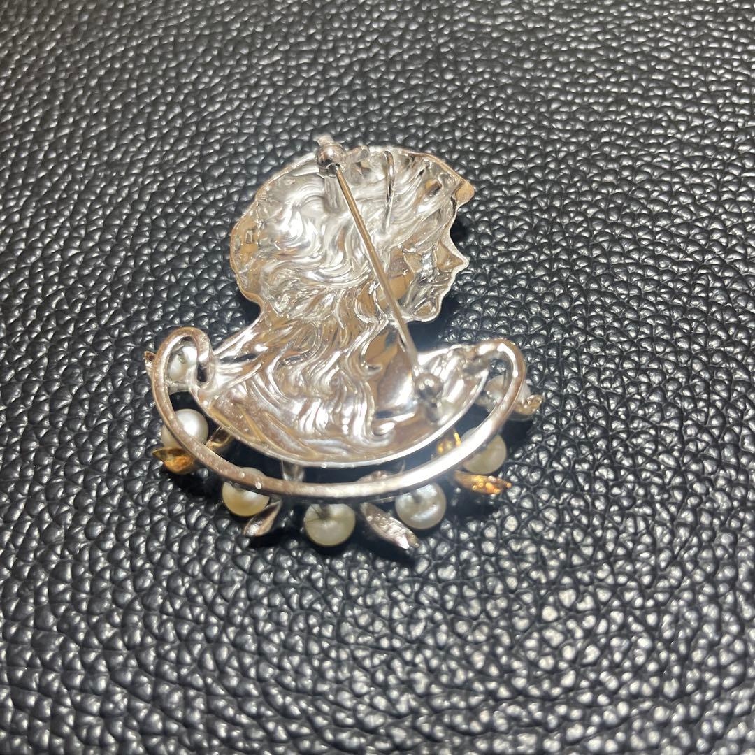 パール ブローチ