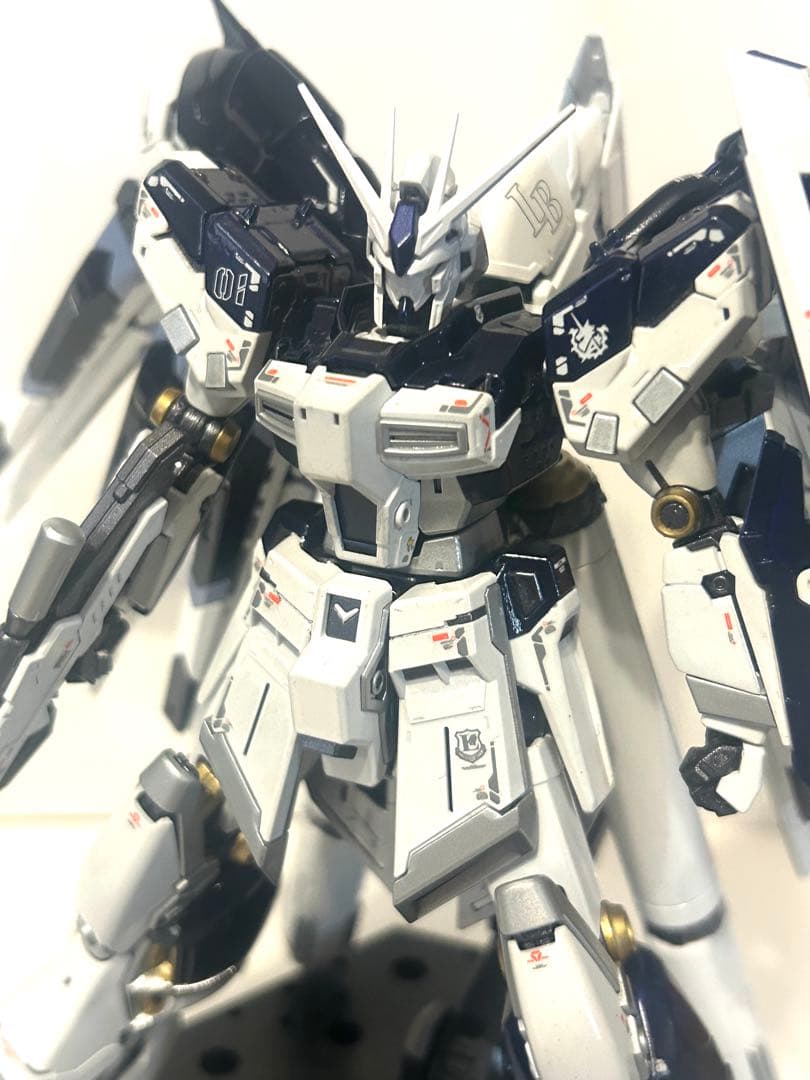 RG Hi-νガンダム　完成品　全塗装