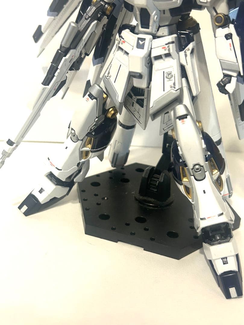 RG Hi-νガンダム　完成品　全塗装
