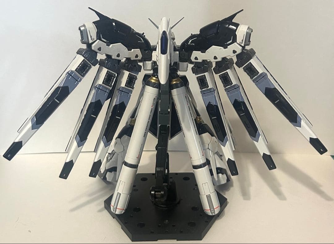 RG Hi-νガンダム　完成品　全塗装