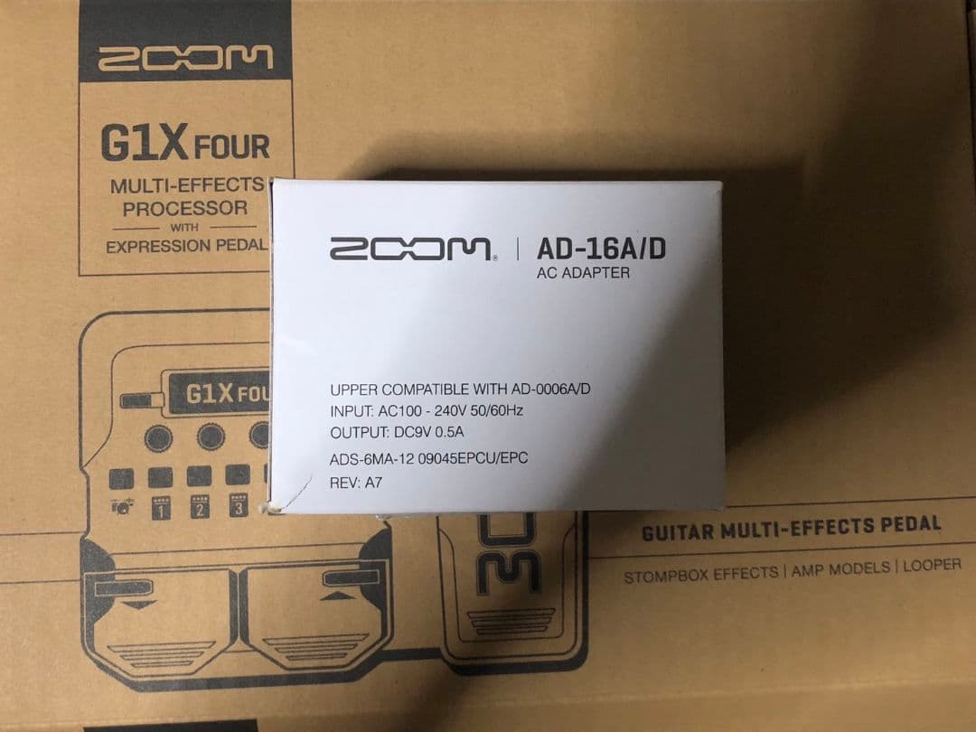 【美品】ZOOM G1X FOUR マルチエフェクター 純正アダプター付き
