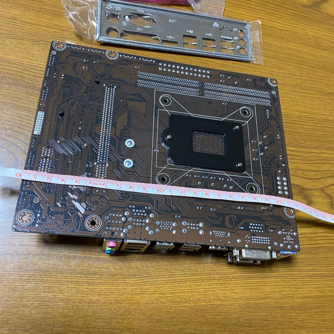 フジミ模型の1/700スケール　日本海軍航空母艦 翔鶴のプラモデルキット