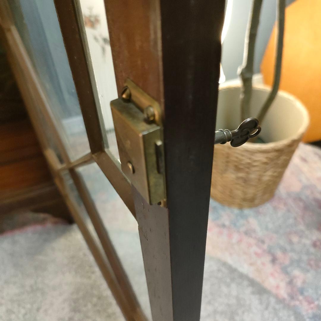 【希少】英国ヴィンテージ ディスプレイショーケース ガラスキャビネット 鍵付き