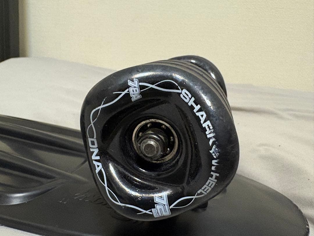 Penny 22インチ SHARK WHEEL DNA BLACK 72mm
