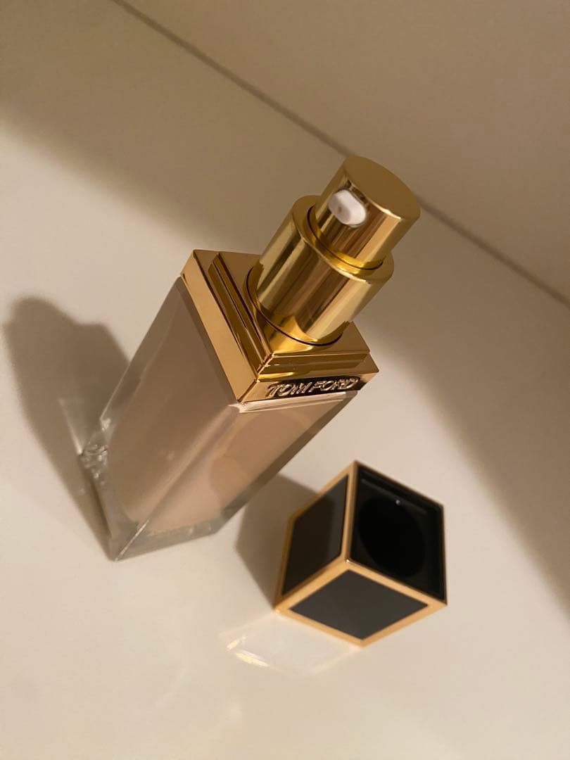 TOM FORD■アーキテクチャーラディアンスハイドレーティングファンデーション