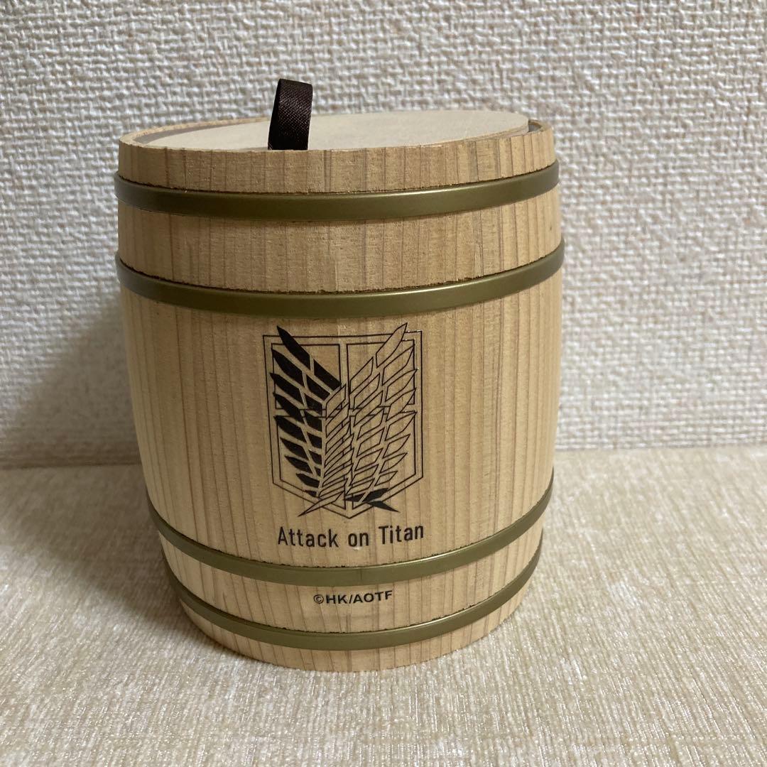 進撃の巨人　進撃ロゴ 白木ミニ樽　小物入れ　樽