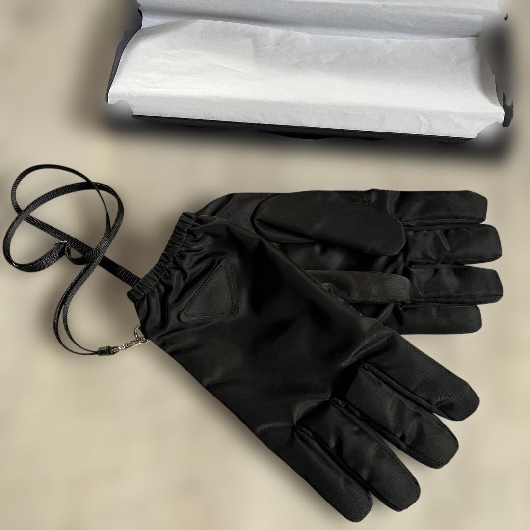 PRADAグローブ手袋