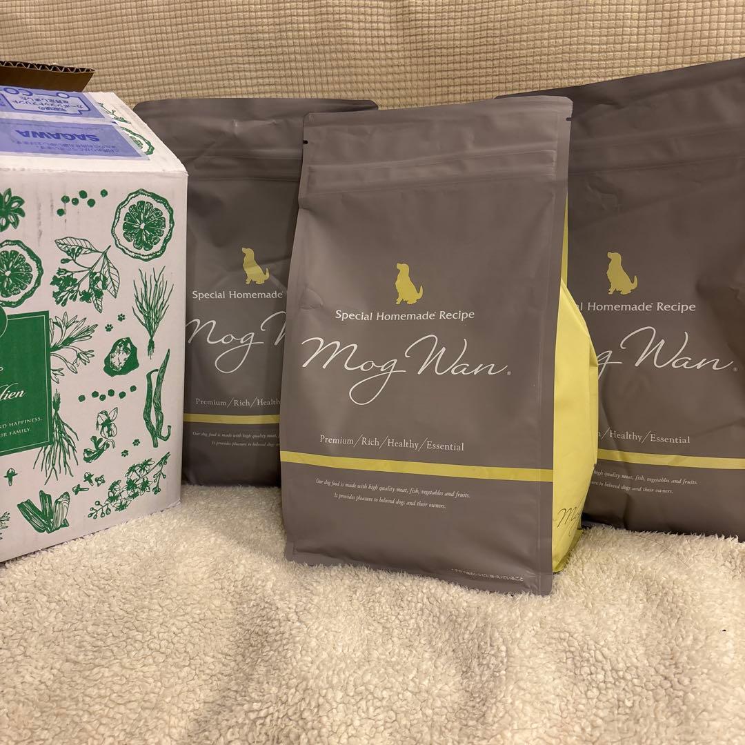 モグワンドッグフード　チキン&サーモン　1.8kg 3袋