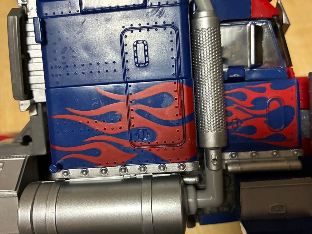 MB-11 オプティマスプライム 10周年版