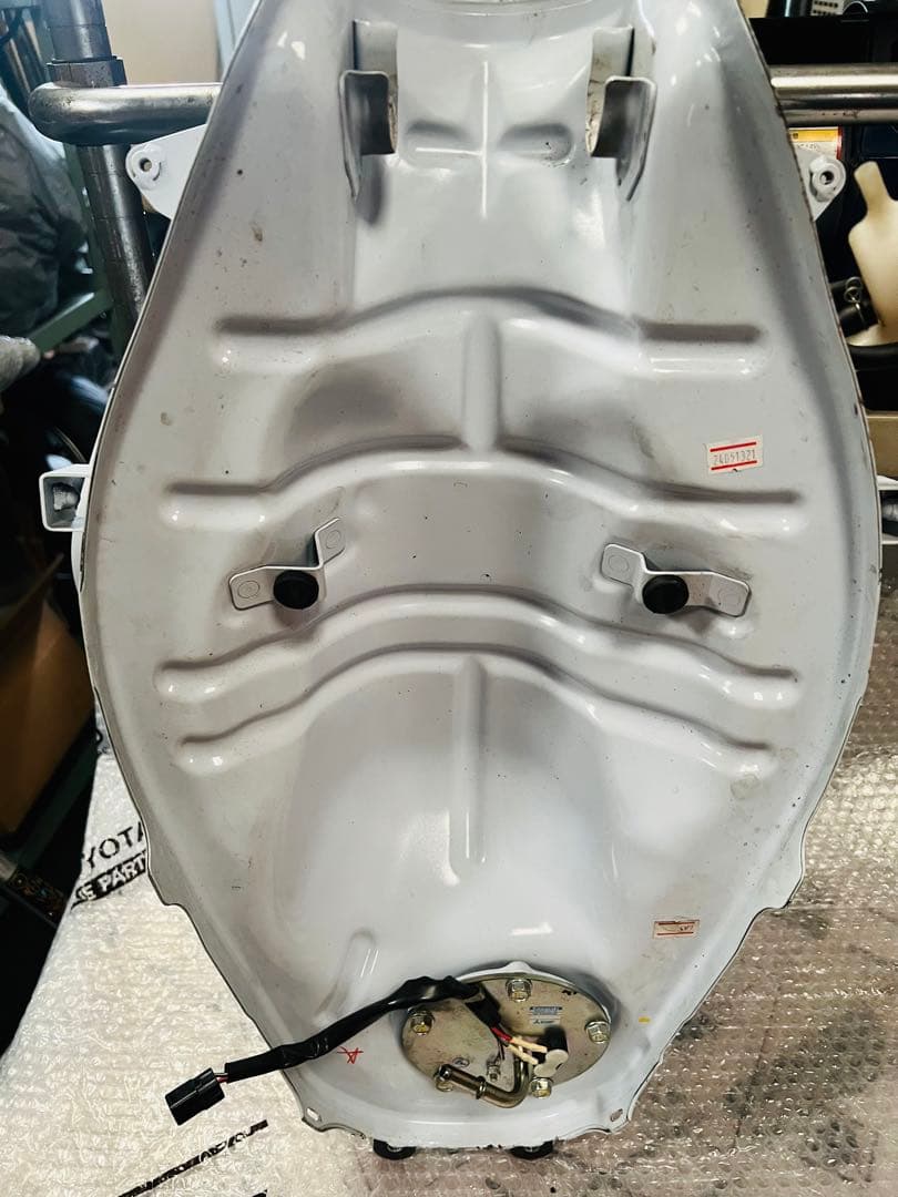 Ninja ホワイトタンク 傷あり 燃料ポンプNinja250 EX250L