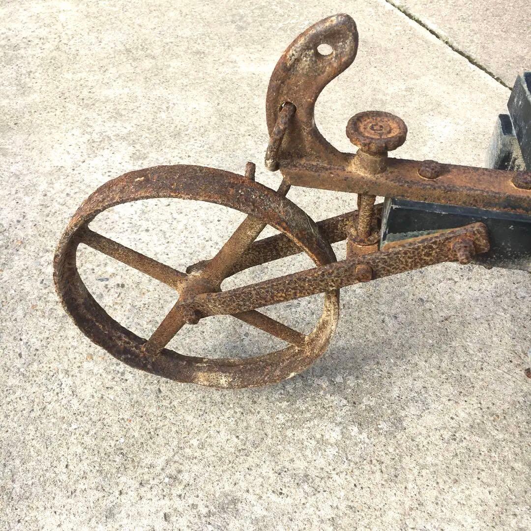 ジャンクガーデン雑貨　錆鉄　牛耕農機具　牛犂　古道具　シャビー アンティーク