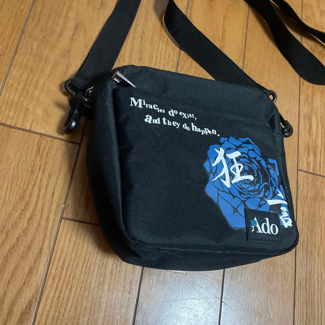 Ado 狂言 ショルダーバッグ　缶バッジ2個付き