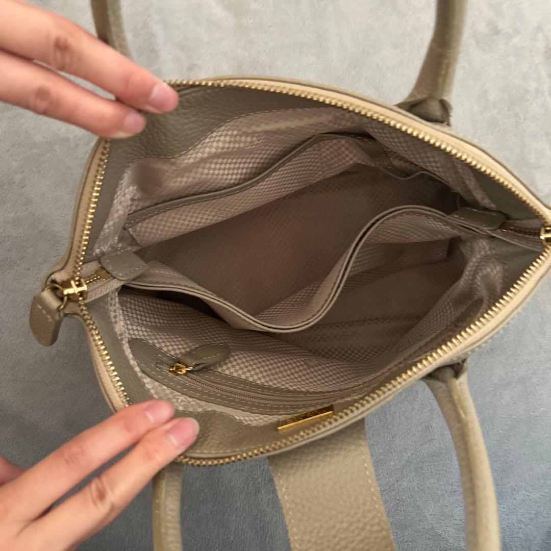 WAKO ベージュレザーハンドバッグ