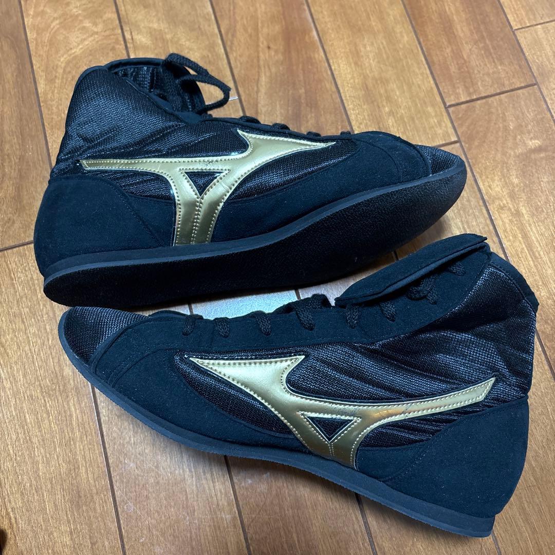 ミズノボクシングシューズ　ゴールドブラック　mizuno