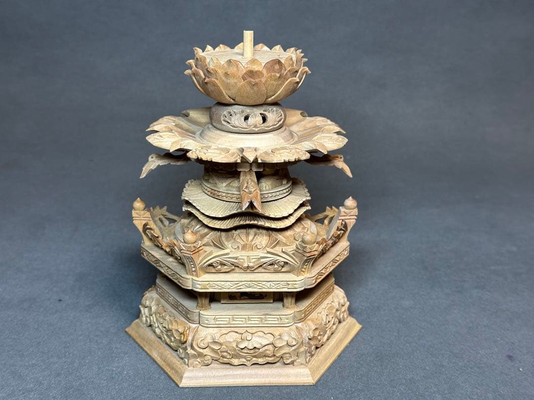 白檀　金泥書　丹型阿弥陀如来　4.5寸 六角ケマン台　木彫り　仏像アンティーク