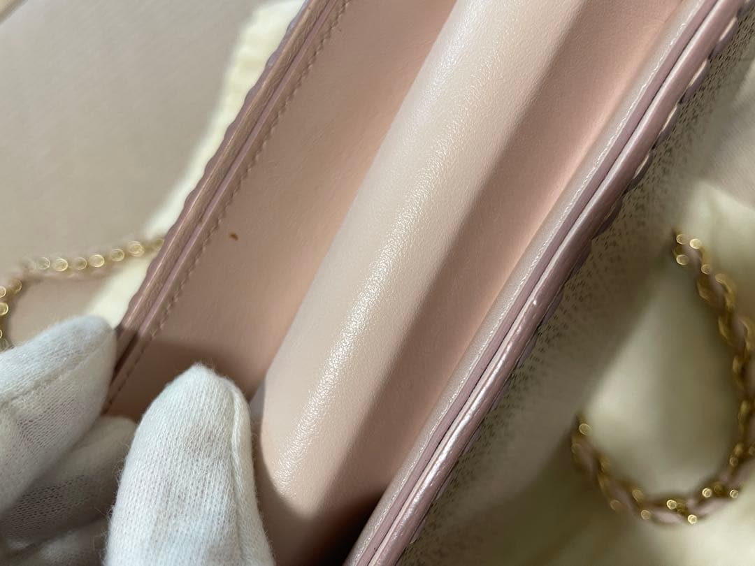 Salvatore Ferragamo フェラガモ ヴァラ チェーンバッグ