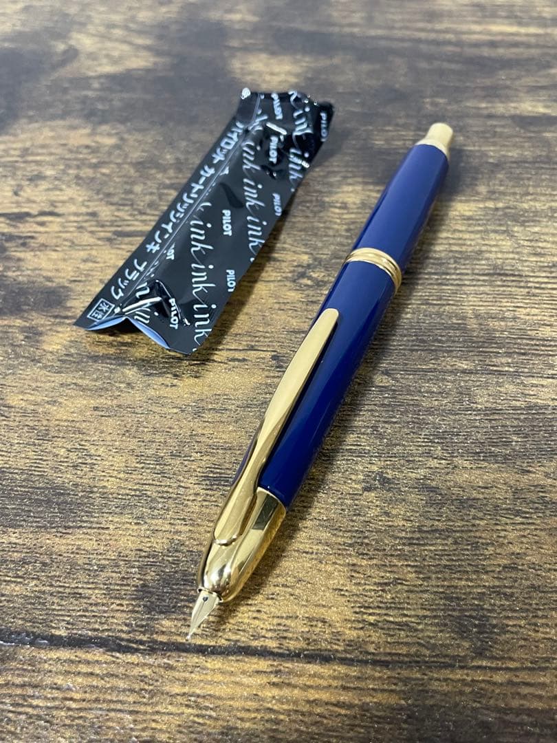 筆記確認＆洗浄済　ディープブルー×ゴールド 18金　細字　キャップレス　万年筆
